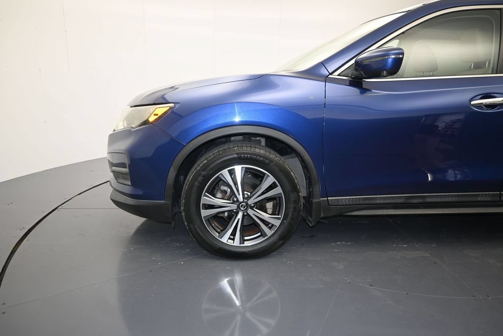 Used 2019 Nissan Rogue SV w/ Premium Package FWD image 9