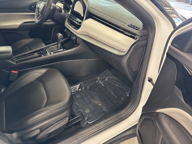 Used 2025 Jeep Compass Limited image 21