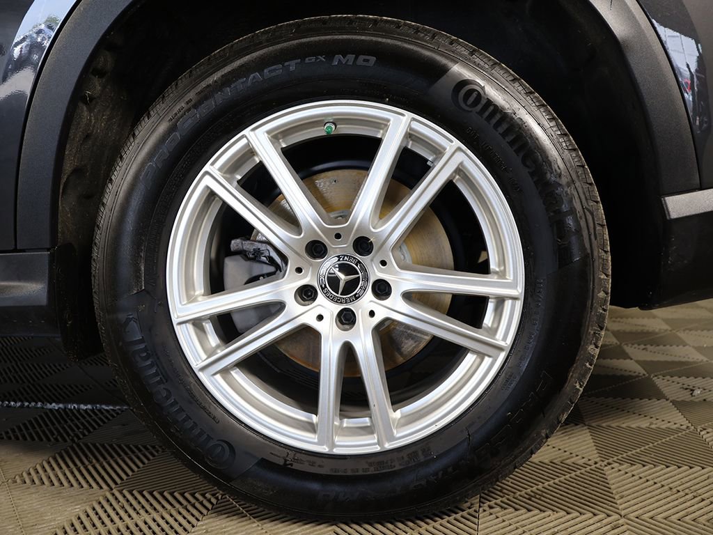 Used 2025 Mercedes-Benz GLC 300 4MATIC image 24