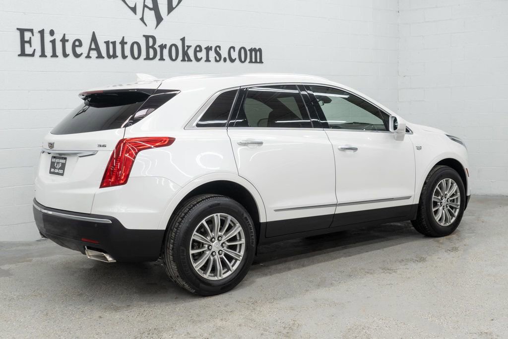 Used 2017 Cadillac XT5 Luxury w/ Driver Awareness Package AWD/4WD image 45