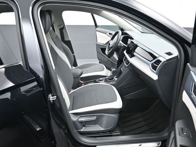 New 2026 Volkswagen Taos SE image 10