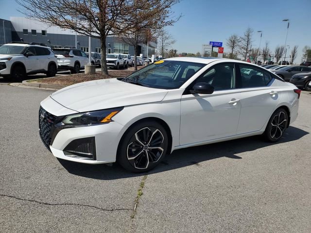 Certified 2024 Nissan Altima 2.5 SR w/ SR Premium Package image 8