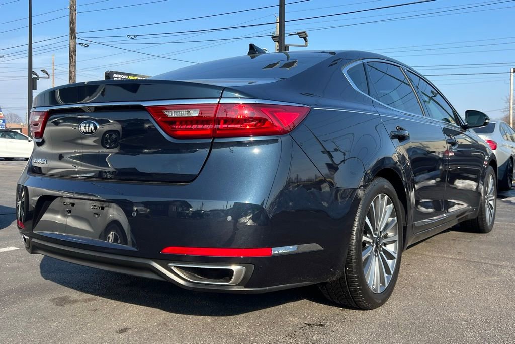 Used 2017 Kia Cadenza Premium w/ Luxury Package image 7