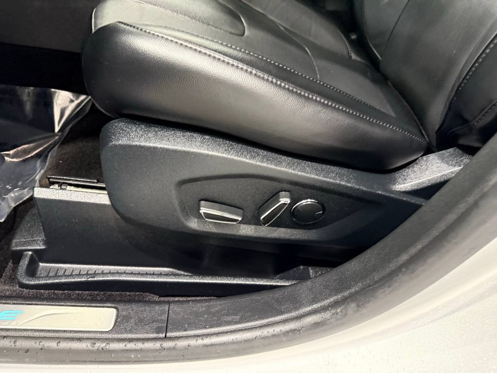 Used 2017 Ford Edge Titanium w/ Equipment Group 301A AWD/4WD image 15