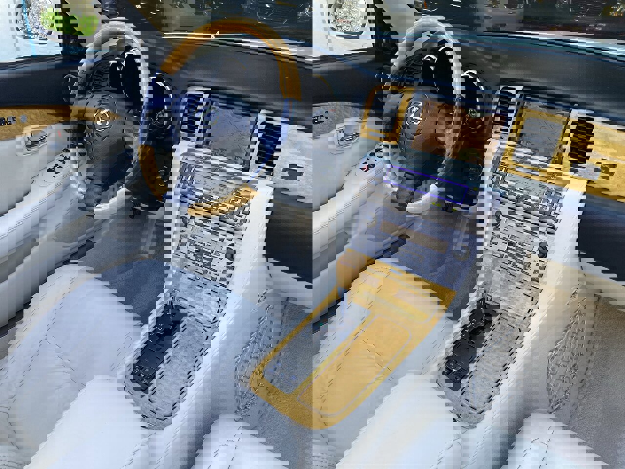 Used 2005 Lexus SC 430 Convertible image 2