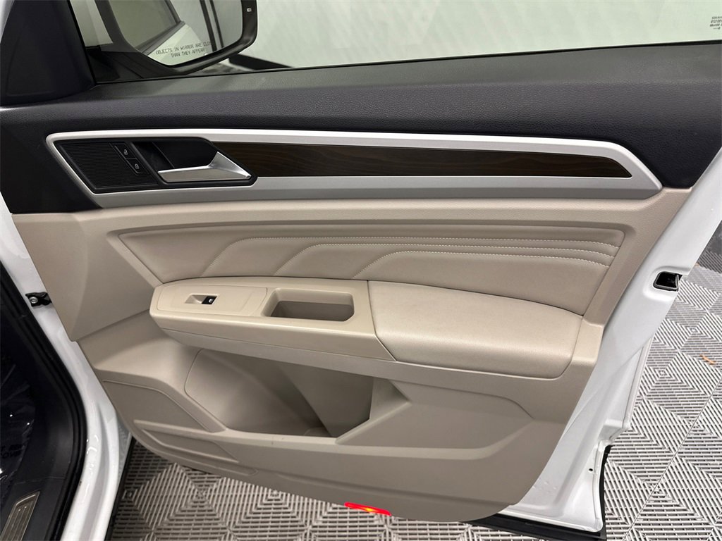 Used 2021 Volkswagen Atlas SE w/ Panoramic Sunroof Package image 15