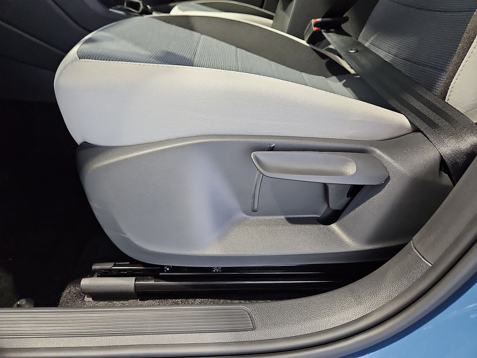 New 2027 Volkswagen Taos S FWD image 17