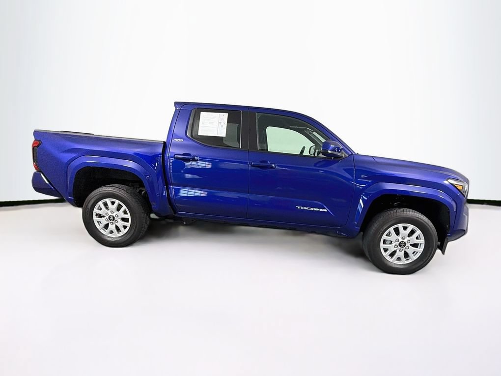 Used 2025 Toyota Tacoma SR5 AWD/4WD image 11
