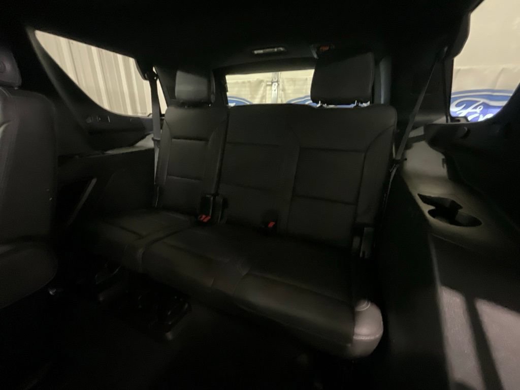 Used 2022 Chevrolet Tahoe Z71 w/ Luxury Package AWD/4WD image 13