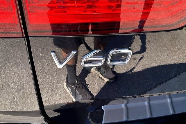 Certified 2024 Volvo V60 B5 Cross Country Plus AWD/4WD image 10