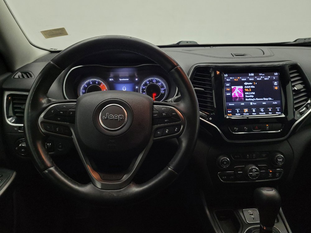 Used 2019 Jeep Cherokee Limited w/ Luxury Group FWD image 22