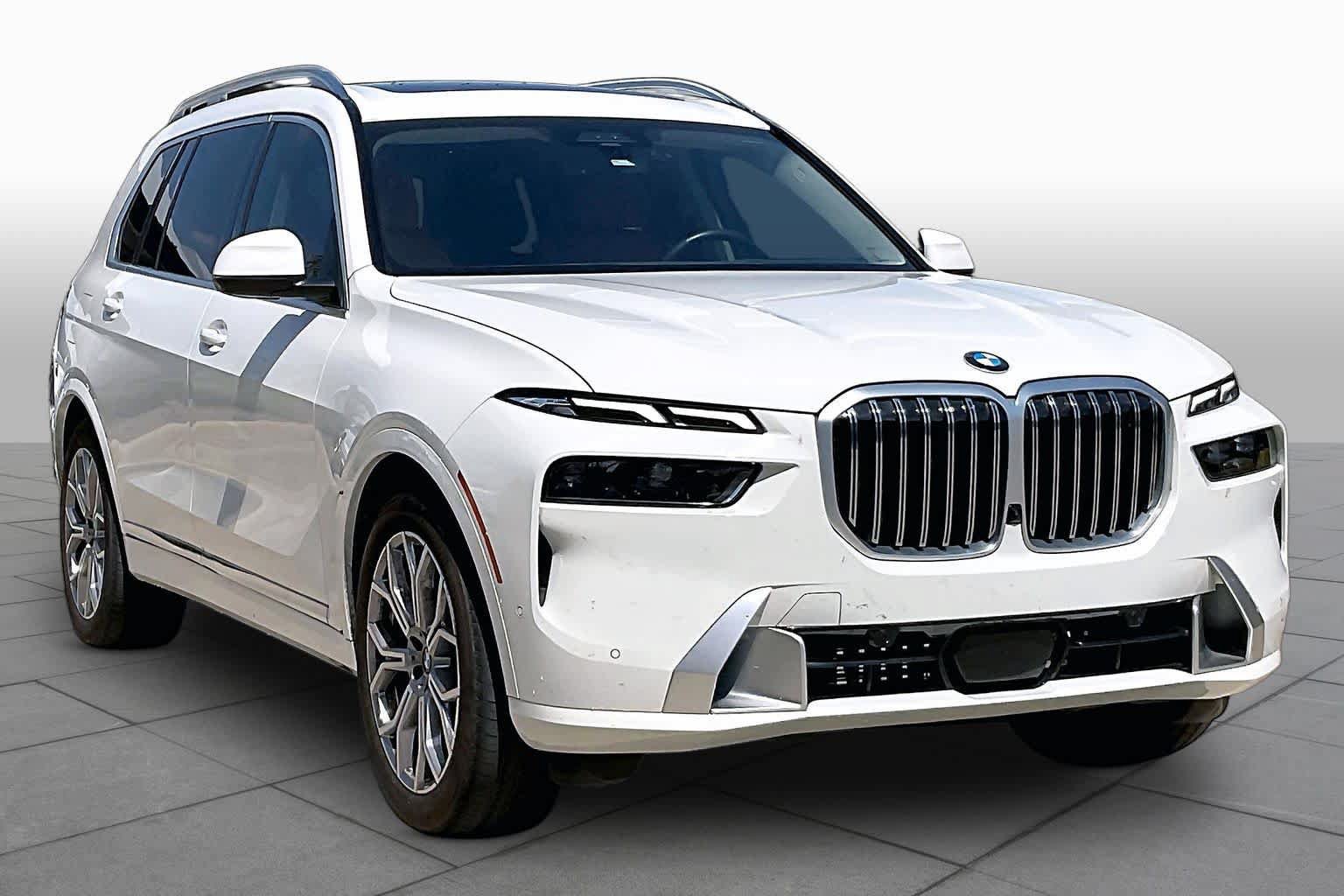 Used 2024 BMW X7 xDrive40i AWD/4WD image 3