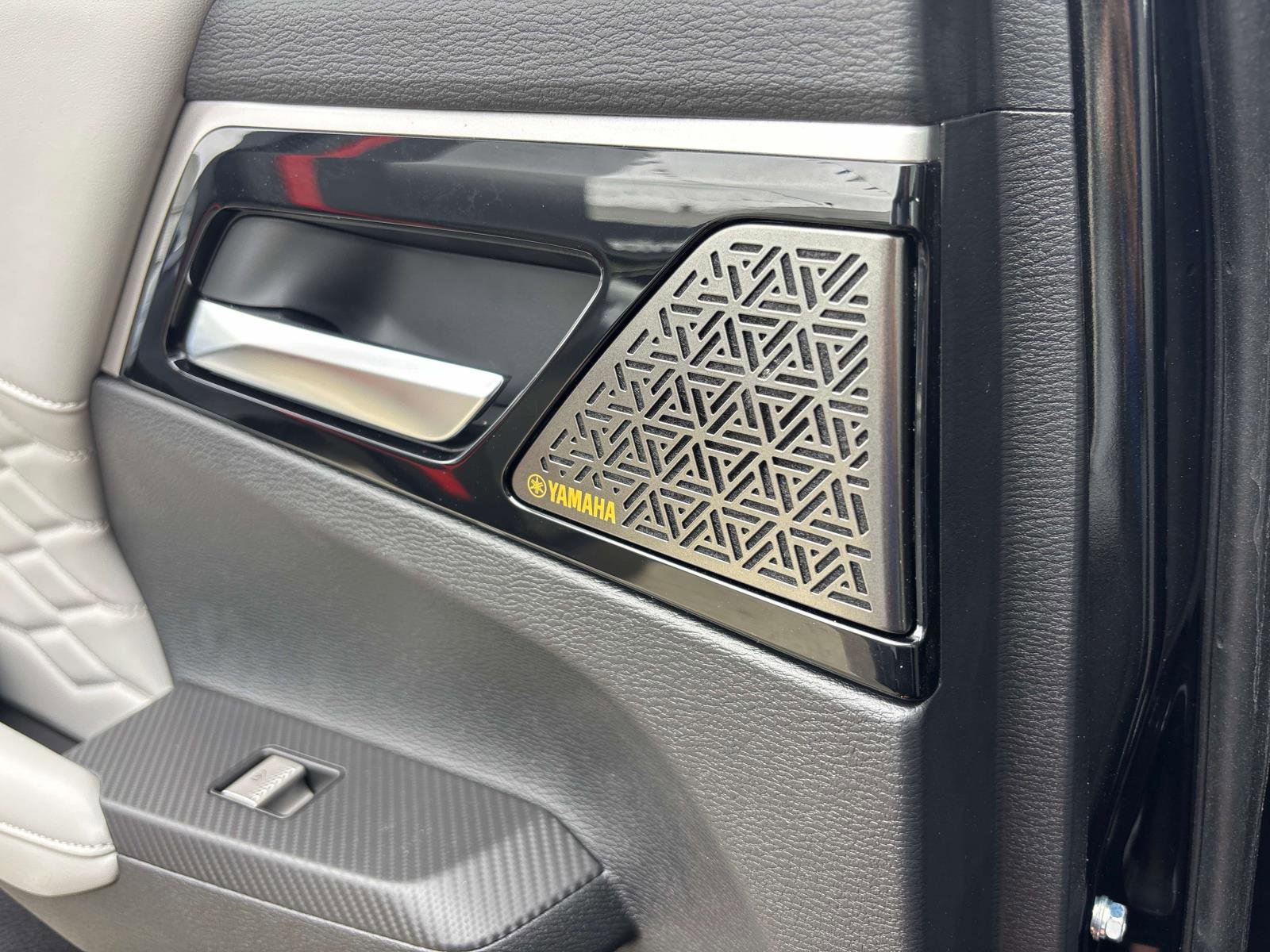 New 2025 Mitsubishi Outlander AWD image 10