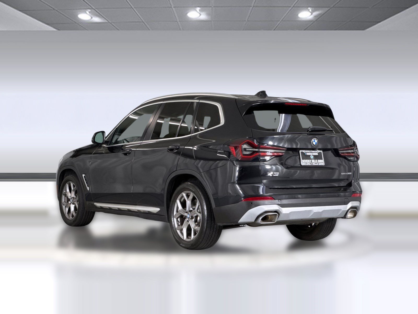 Used 2023 BMW X3 sDrive30i w/ Premium Package RWD image 3