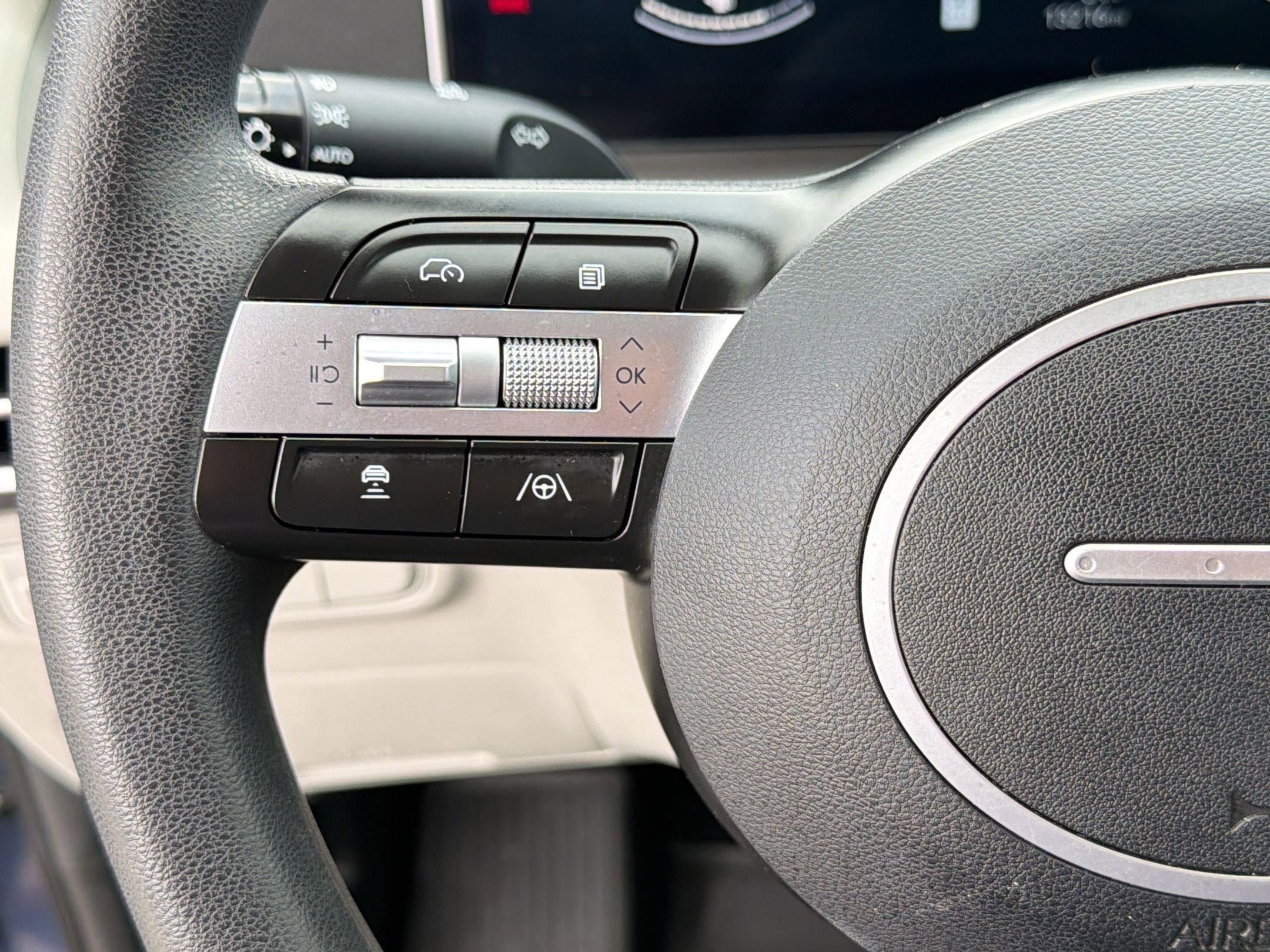 Used 2025 Hyundai Tucson SE image 17