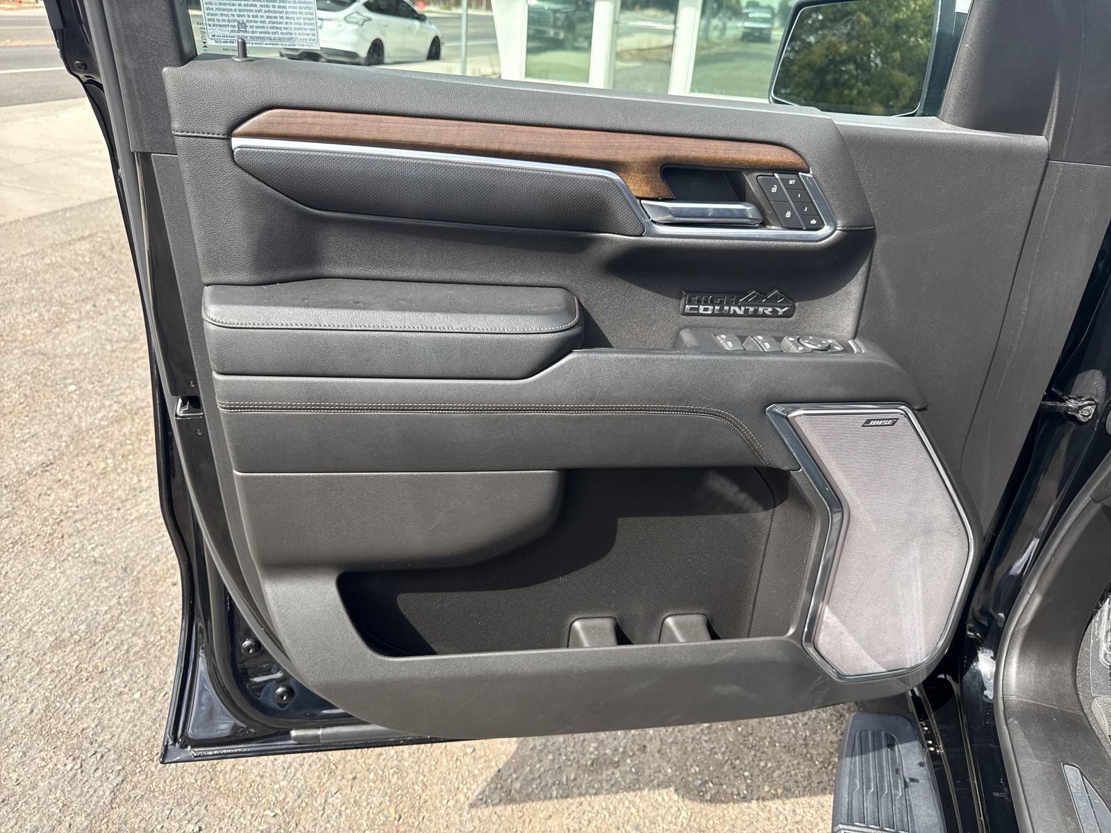 Used 2023 Chevrolet Silverado 1500 High Country w/ Technology Package AWD/4WD image 10
