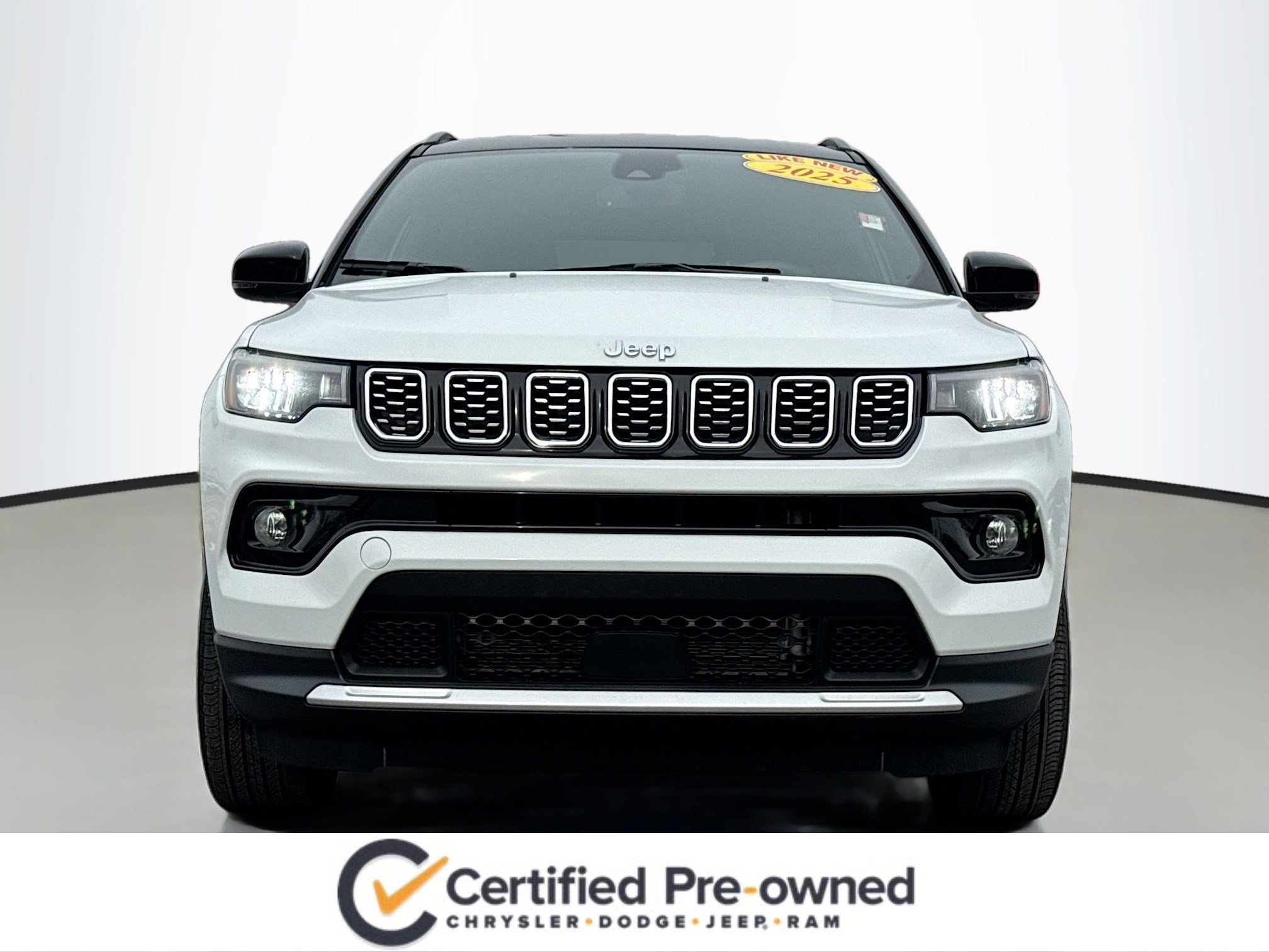 Used 2025 Jeep Compass Limited image 16