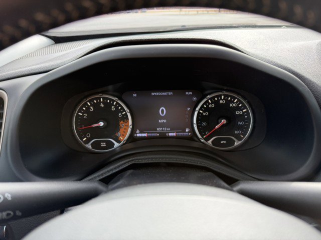 Used 2016 Jeep Renegade Limited image 18