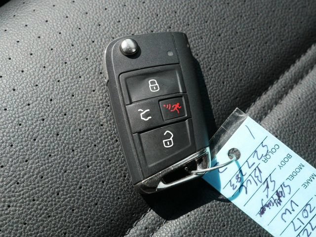 Used 2017 Volkswagen Golf SE FWD image 38