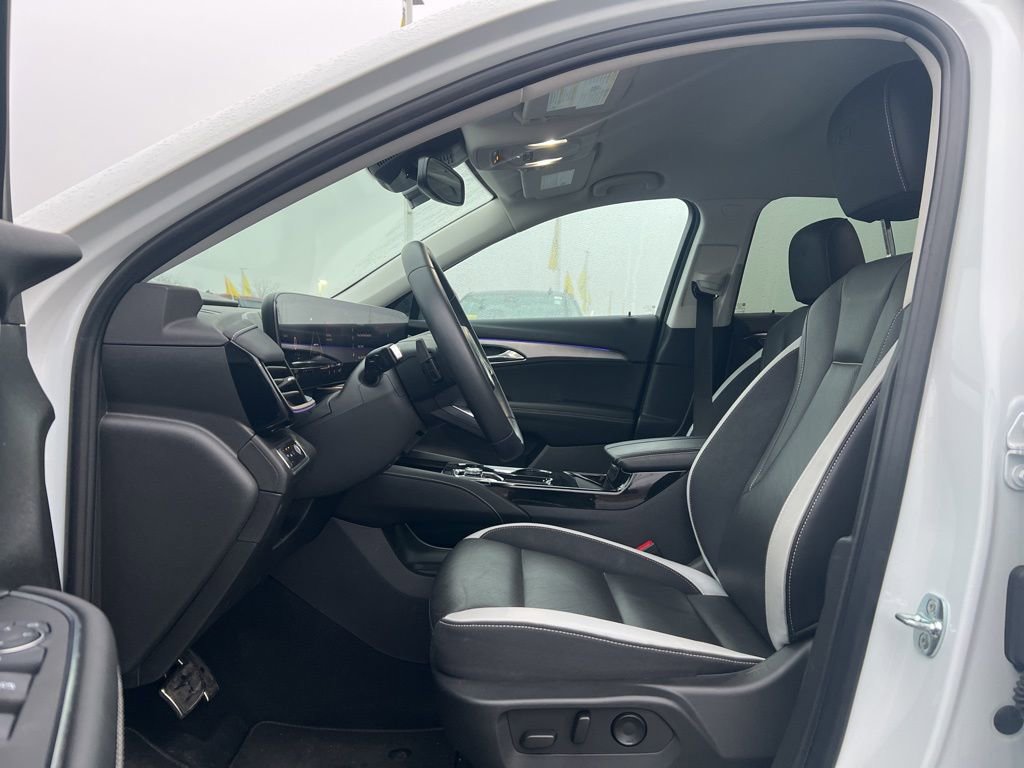 Used 2024 Buick Envision Sport Touring image 11
