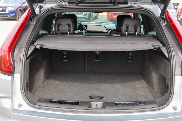 Used 2024 Cadillac XT4 Premium Luxury image 9