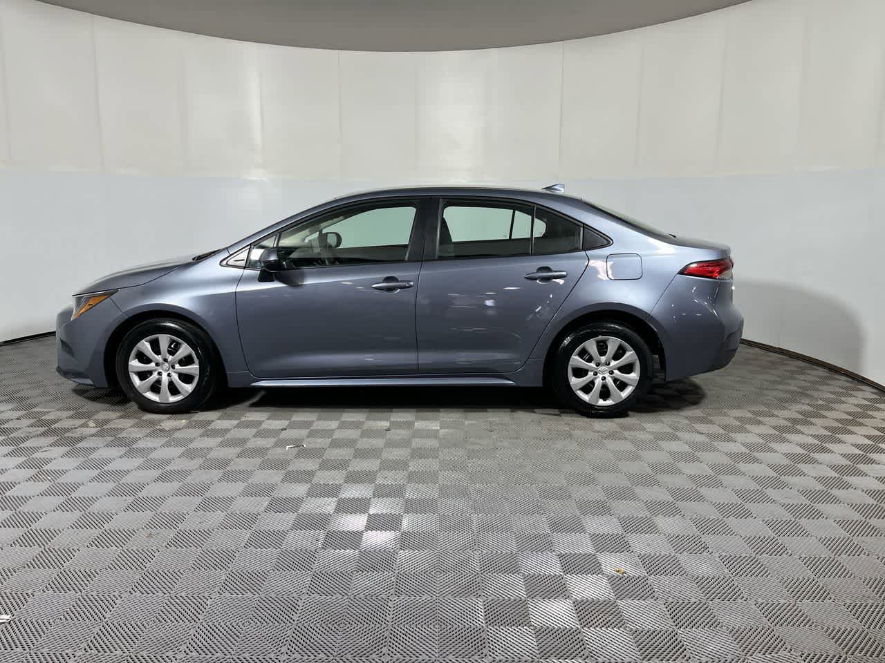Used 2024 Toyota Corolla LE FWD image 5