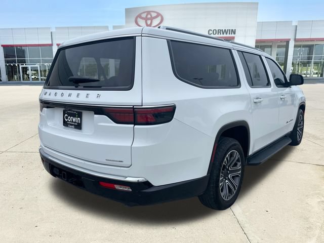 Used 2024 Jeep Wagoneer L Series II w/ Flexible Seating Group AWD/4WD image 5