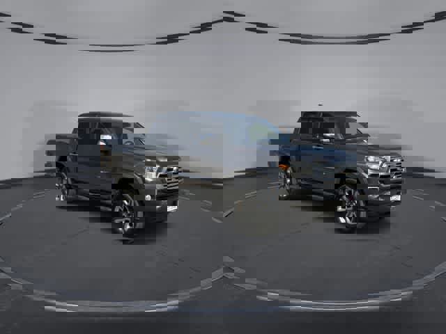 Used 2018 Toyota Tacoma Limited image 2