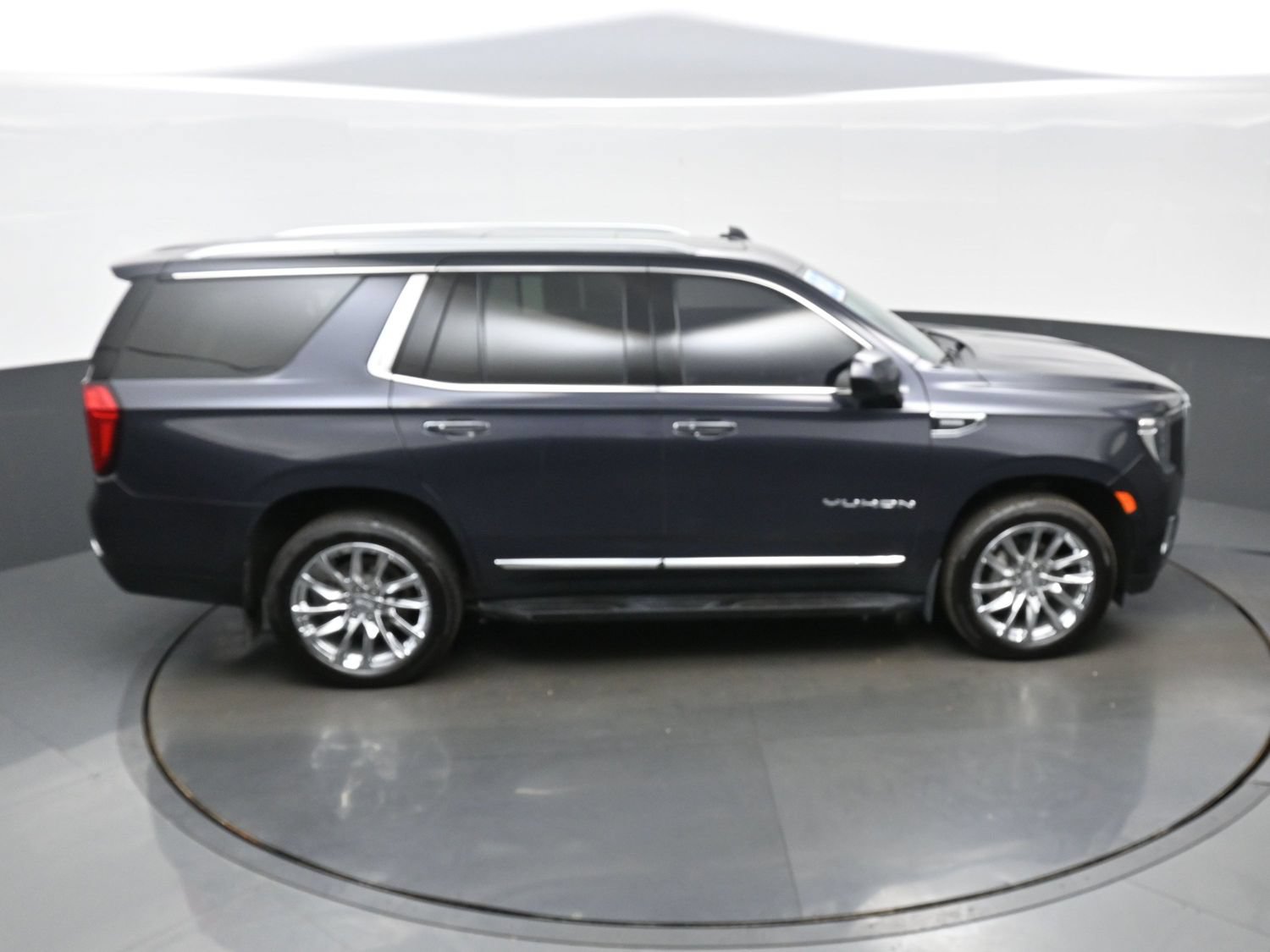 Used 2023 GMC Yukon SLT AWD/4WD image 43