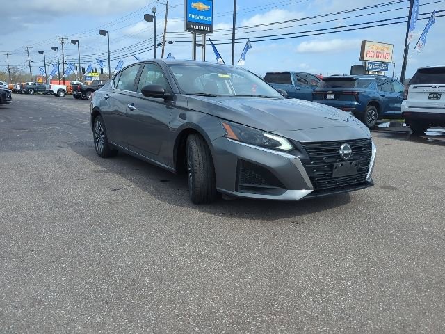 Used 2024 Nissan Altima 2.5 SV FWD image 4