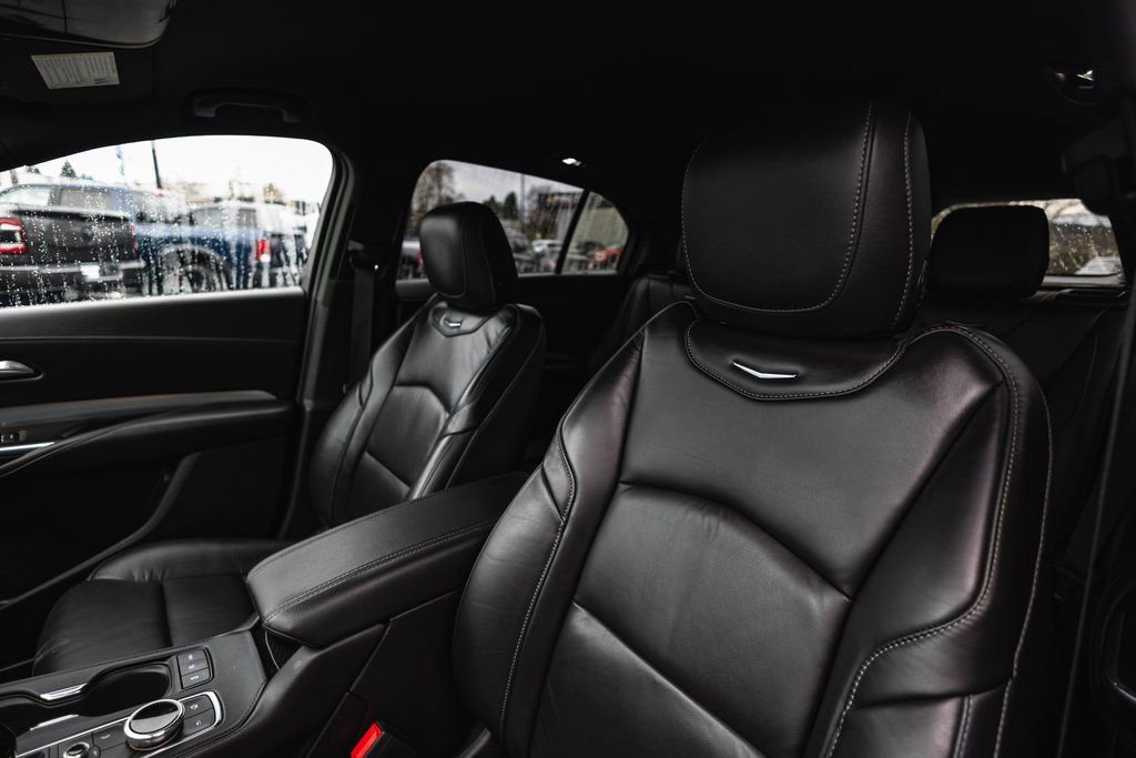 Used 2023 Cadillac XT4 Premium Luxury image 22