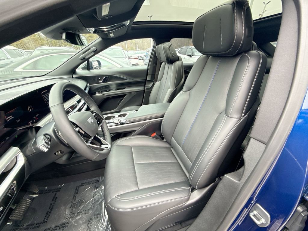 Used 2024 Cadillac Lyriq Luxury image 13