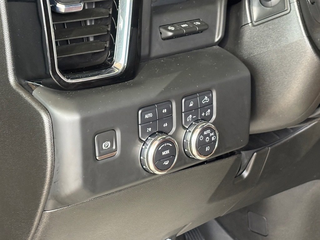 Used 2024 GMC Sierra 3500 Denali Ultimate image 8