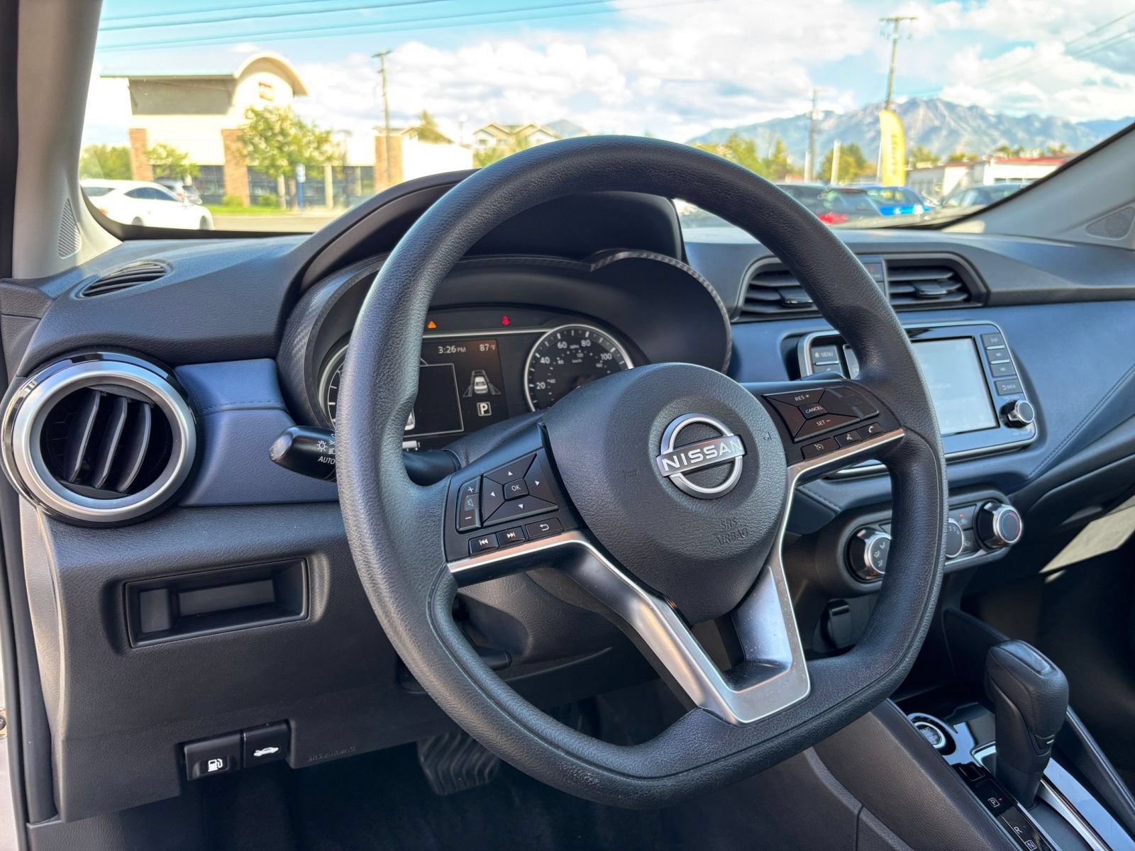 Used 2025 Nissan Versa SV FWD image 31