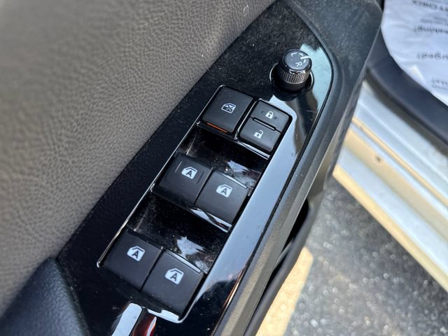 Used 2017 Toyota Prius Three FWD image 21