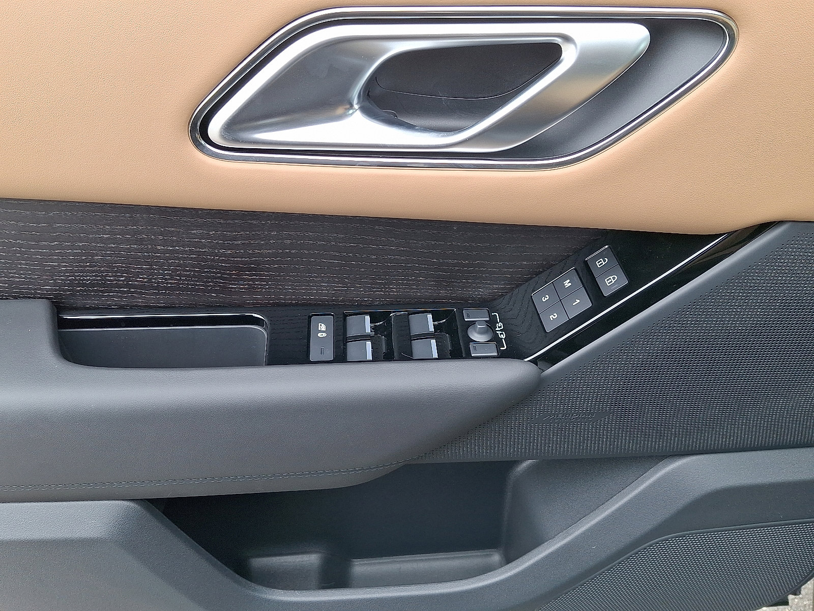 New 2026 Land Rover Range Rover Velar Autobiography image 7