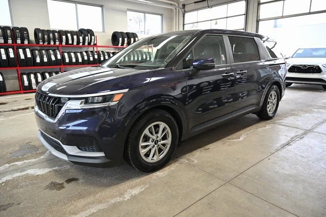Used 2022 Kia Carnival LX image 8