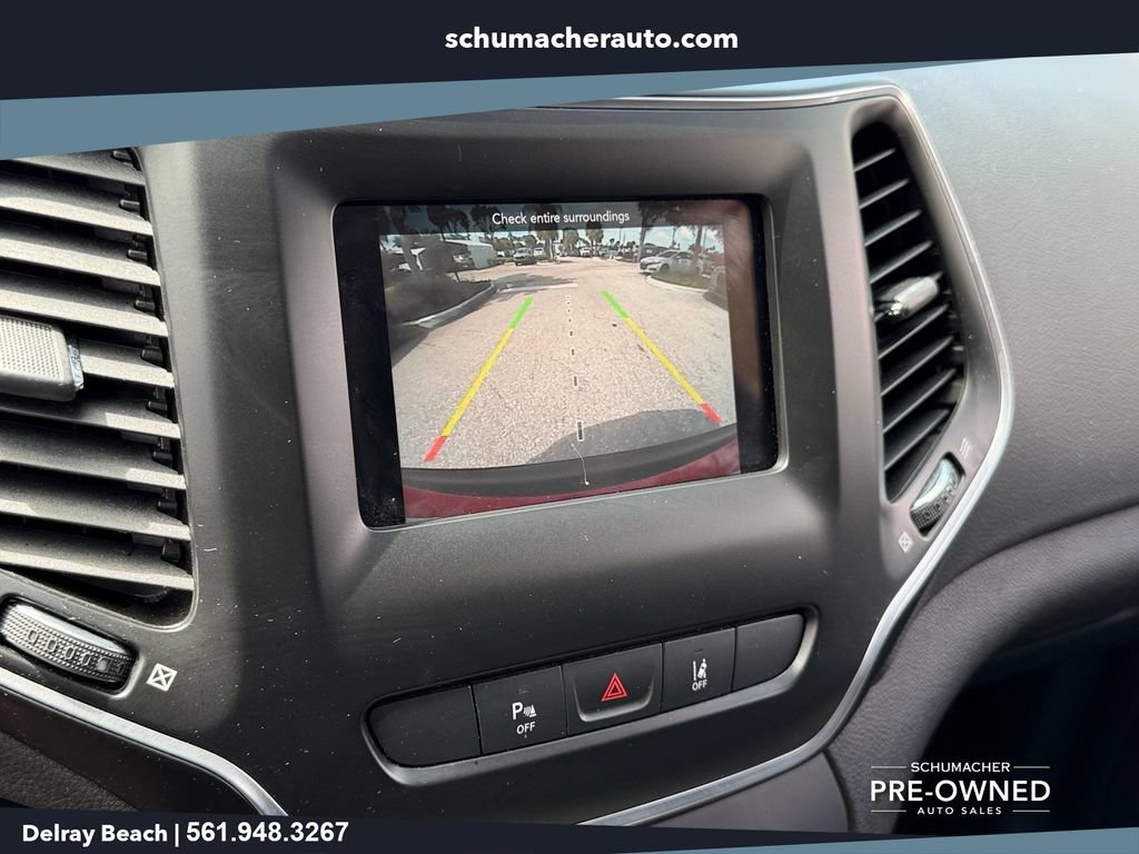 Used 2021 Jeep Cherokee Latitude Plus FWD image 20
