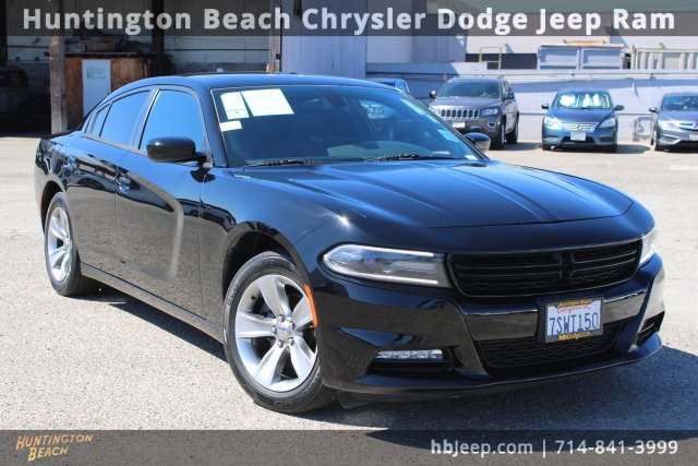 Used 2016 Dodge Charger SXT w/ Navigation & Travel Group