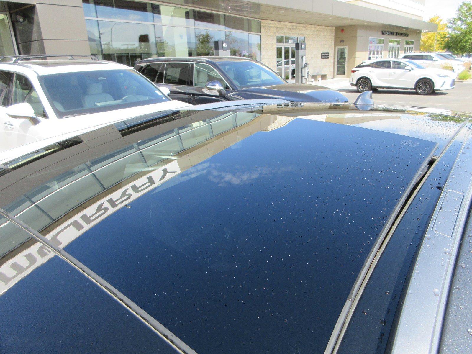 Used 2025 Lexus RX 450h AWD w/ Luxury Package image 16