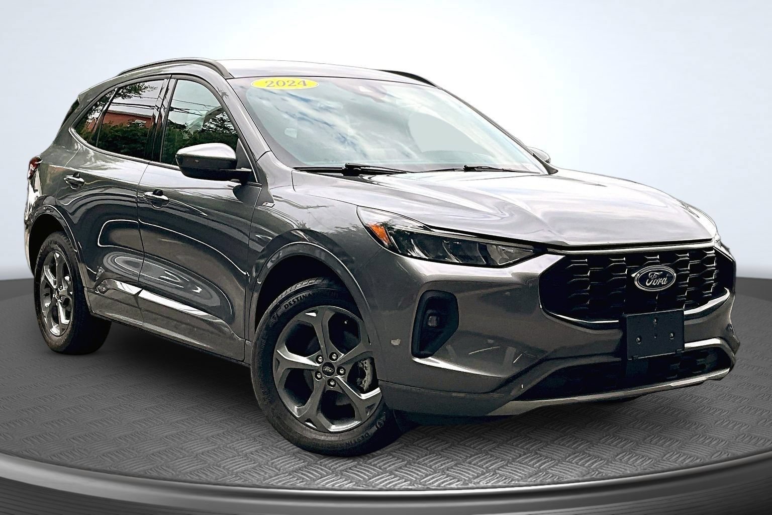 Used 2023 Ford Escape ST-Line Select AWD/4WD image 2