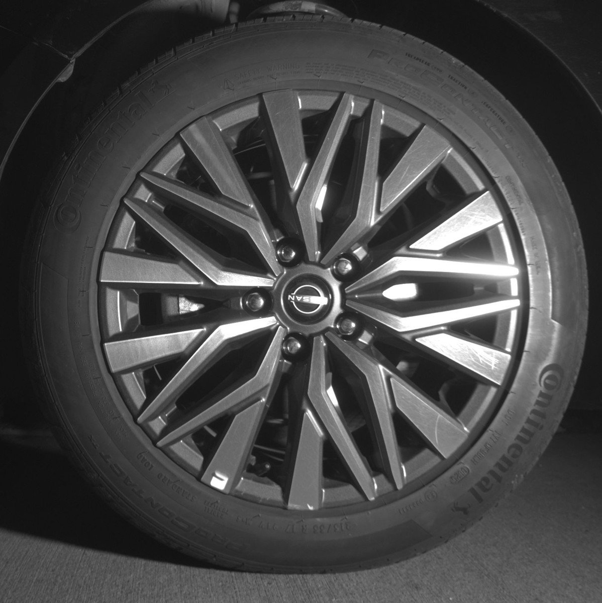 Used 2025 Nissan Altima 2.5 SV FWD image 12