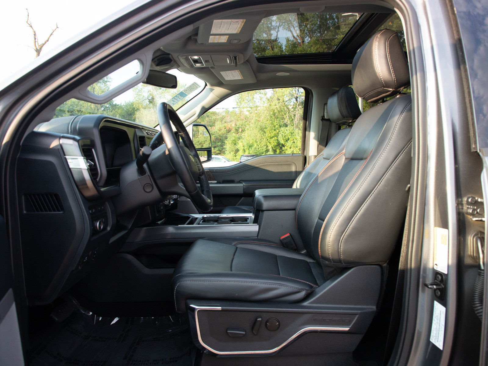 Used 2024 Ford F250 Lariat w/ Lariat Ultimate Package AWD/4WD image 24