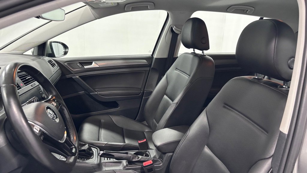 Used 2019 Volkswagen Golf SE w/ Driver Assistance Package FWD image 12