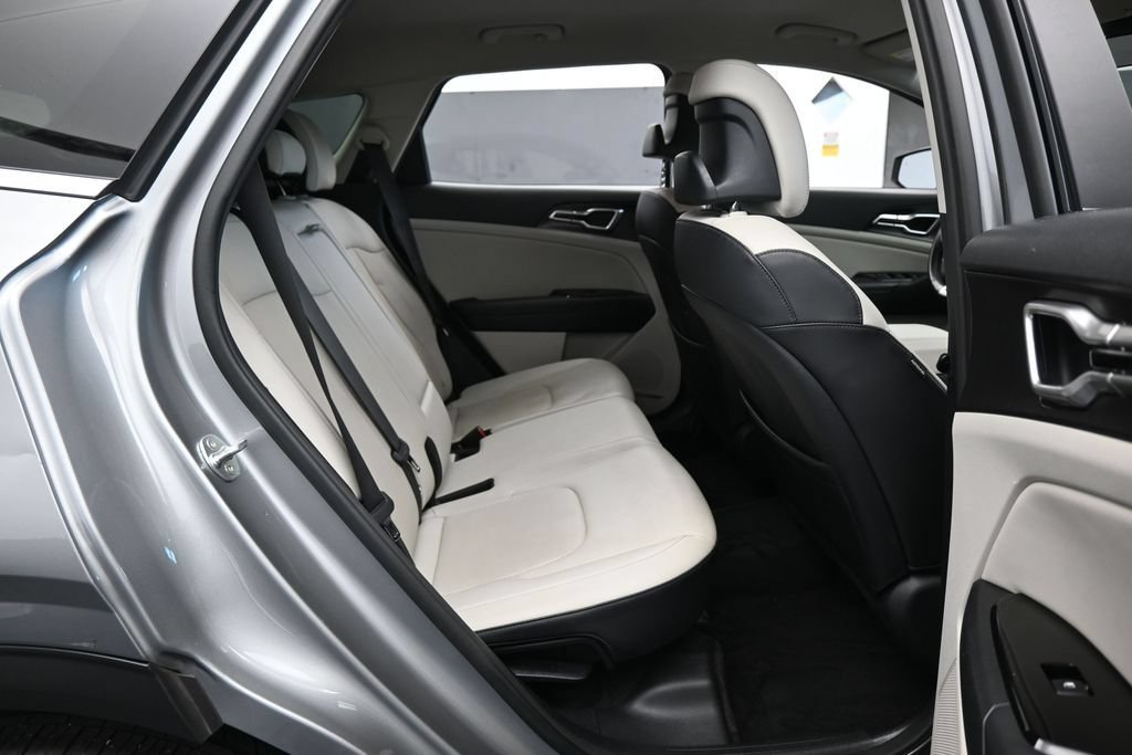 Used 2024 Kia Sportage EX FWD image 37