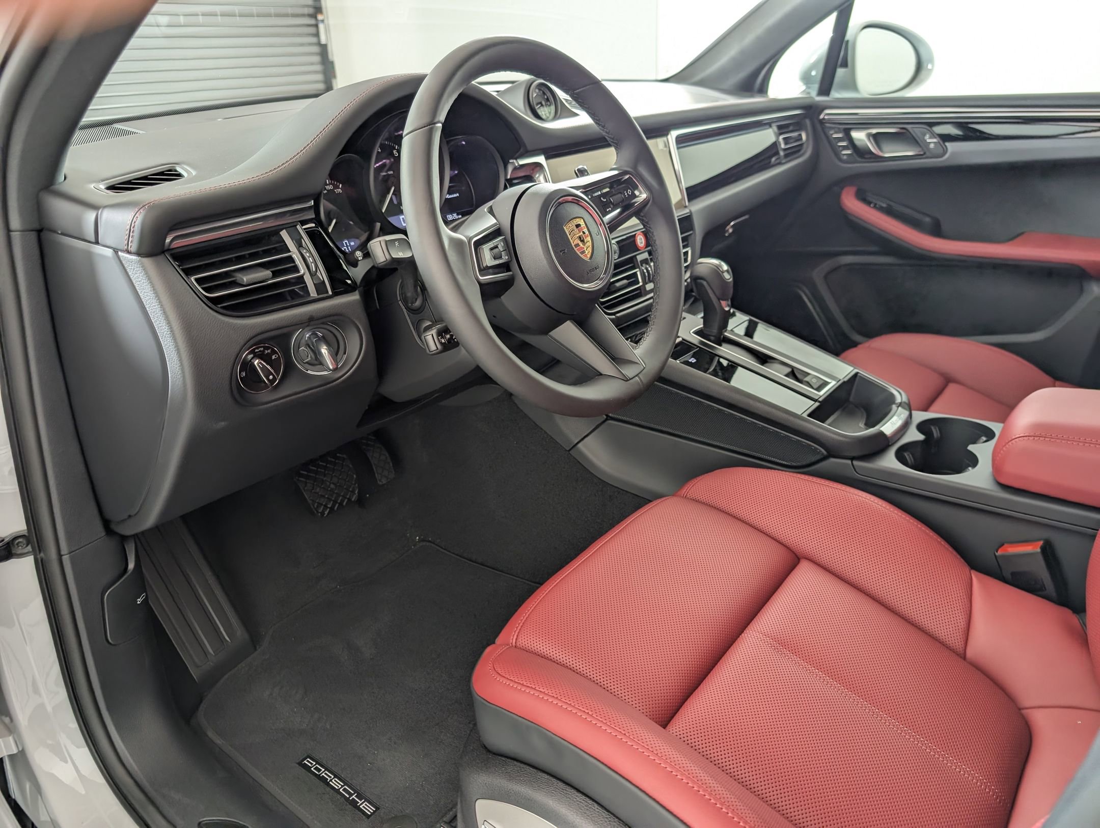 Used 2026 Porsche Macan image 4