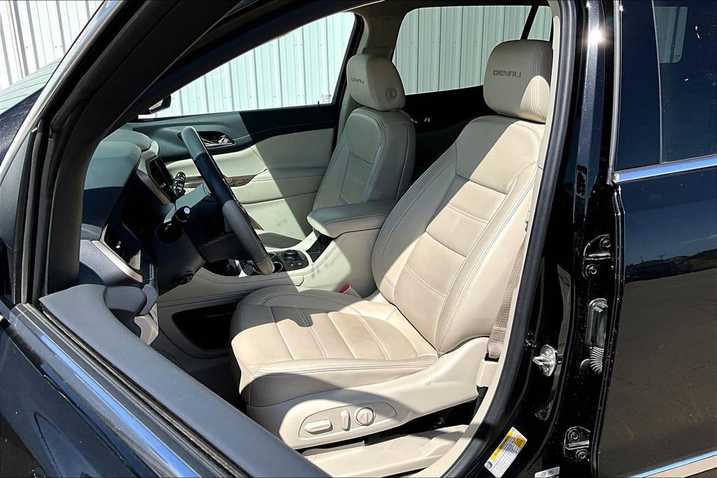 Used 2023 GMC Acadia Denali image 33