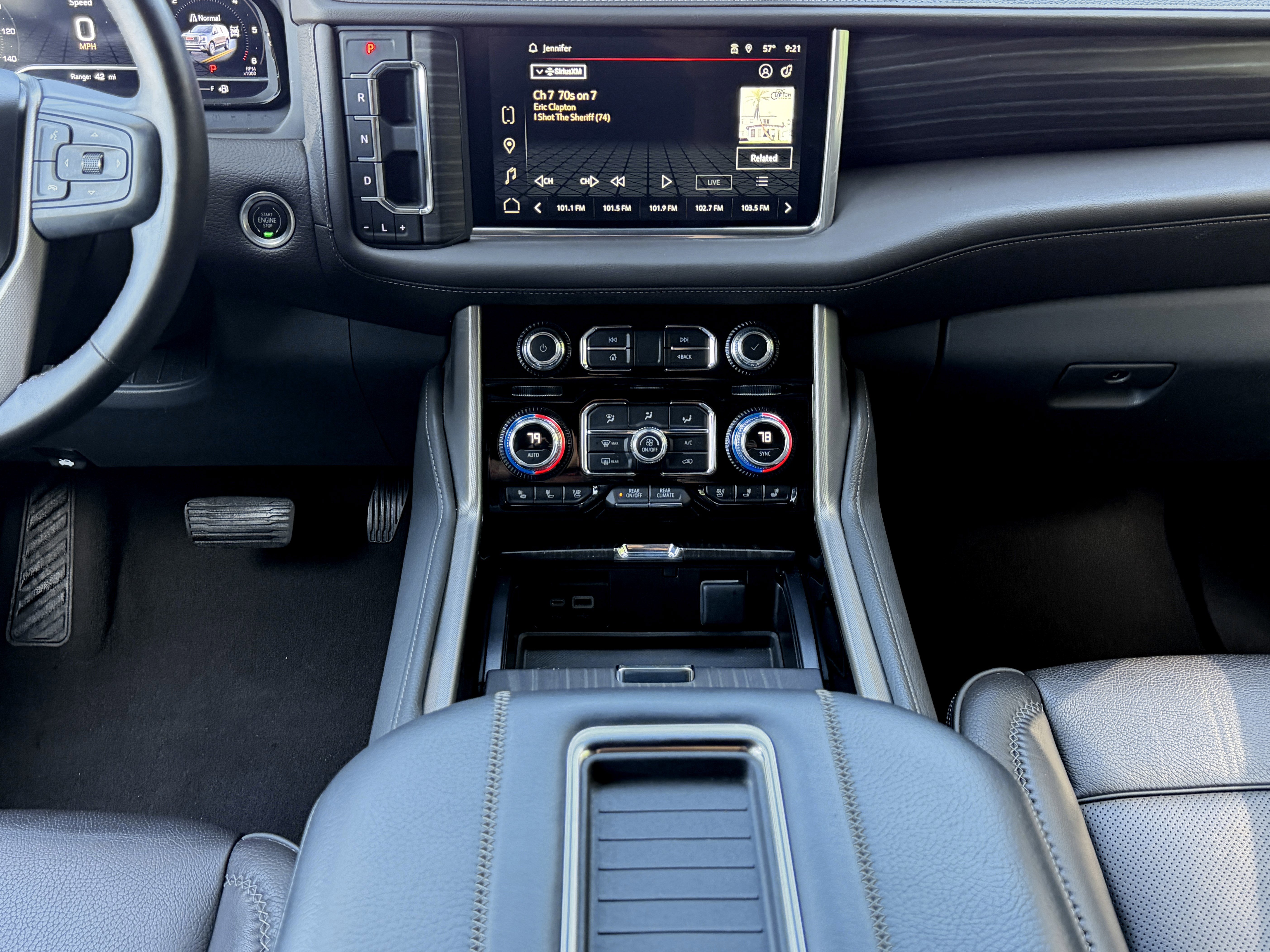 Used 2023 GMC Yukon Denali AWD/4WD image 16