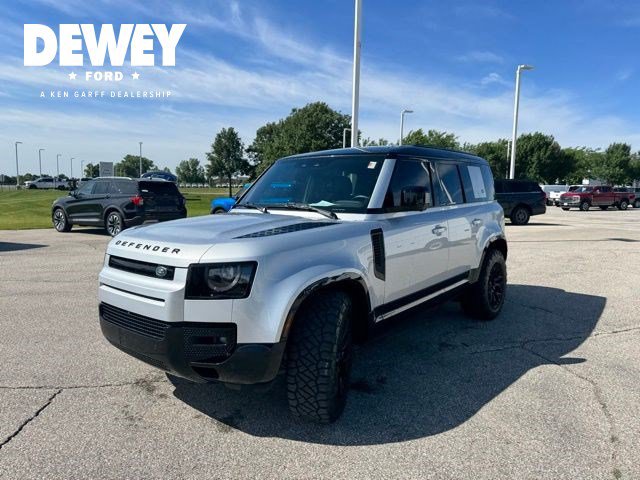 Used 2024 Land Rover Defender 110 X-Dynamic SE AWD/4WD image 3