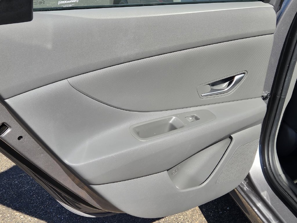 Used 2024 Hyundai Elantra SEL FWD image 36